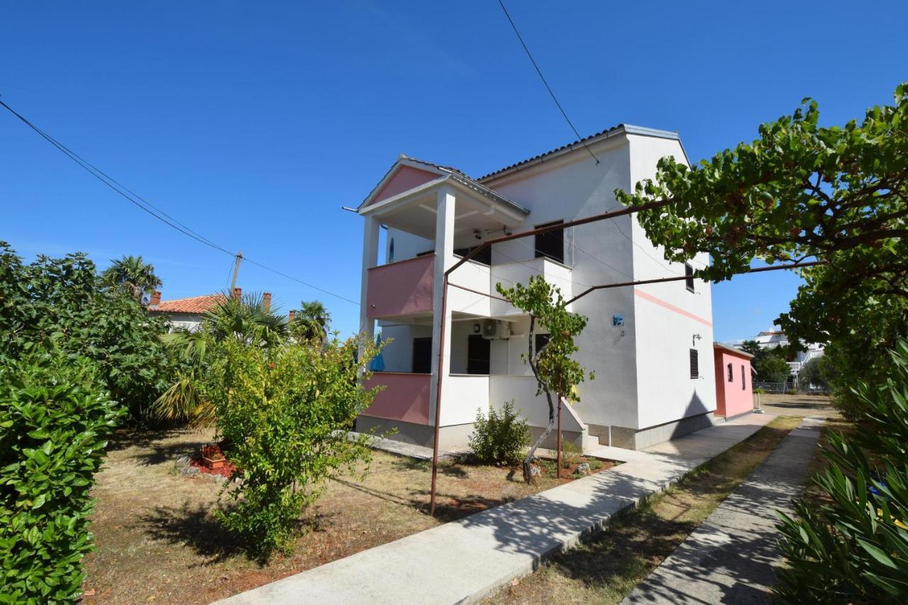 Apartments Petrovic Malinska Exterior foto