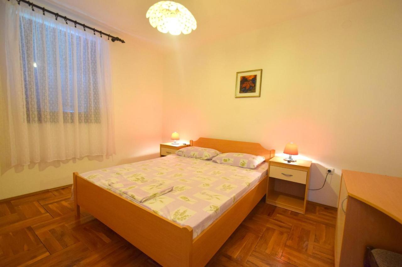 Apartments Petrovic Malinska Exterior foto